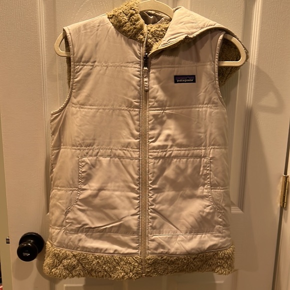 Reversible Patagonia tan vest - Picture 3 of 5